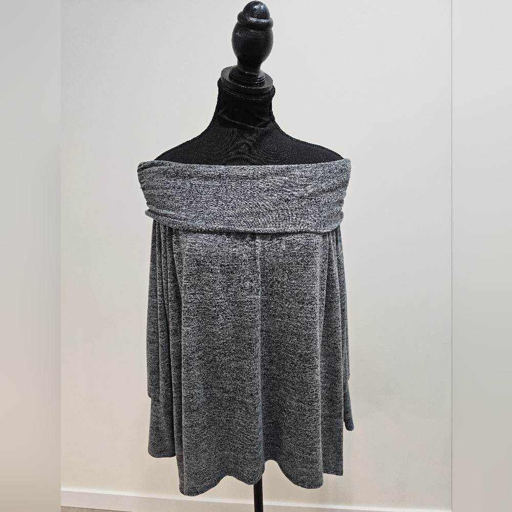 Long sleeve off shoulder t-shirt